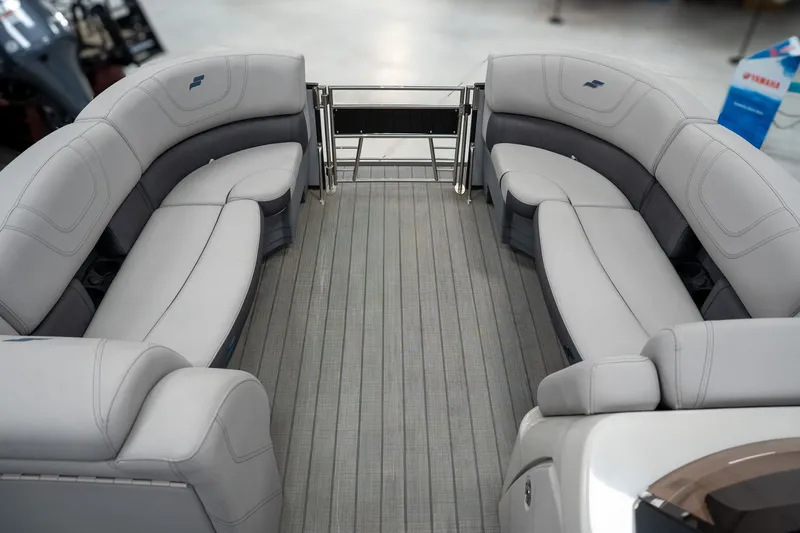 Slide: The Image of Starcraft CX 25 DL Bar - Tritoon 2023 - 17