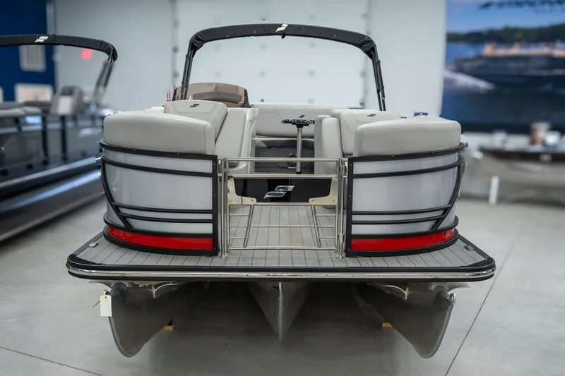 Slide: The Image of Starcraft CX 25 DL Bar - Tritoon 2023 - 8