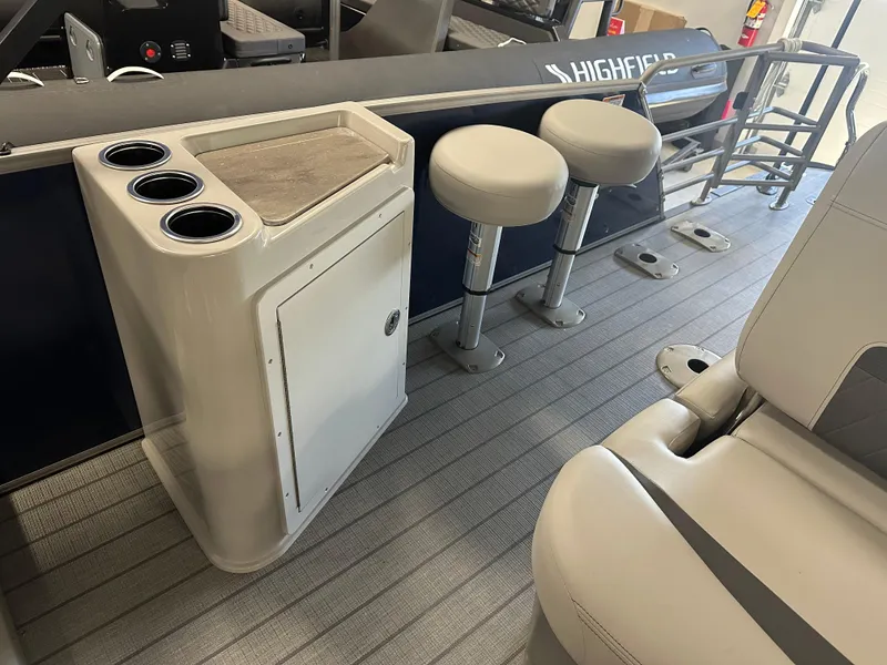 Slide: The Image of Starcraft CX 25 DL Bar - Tritoon 2024 - 10