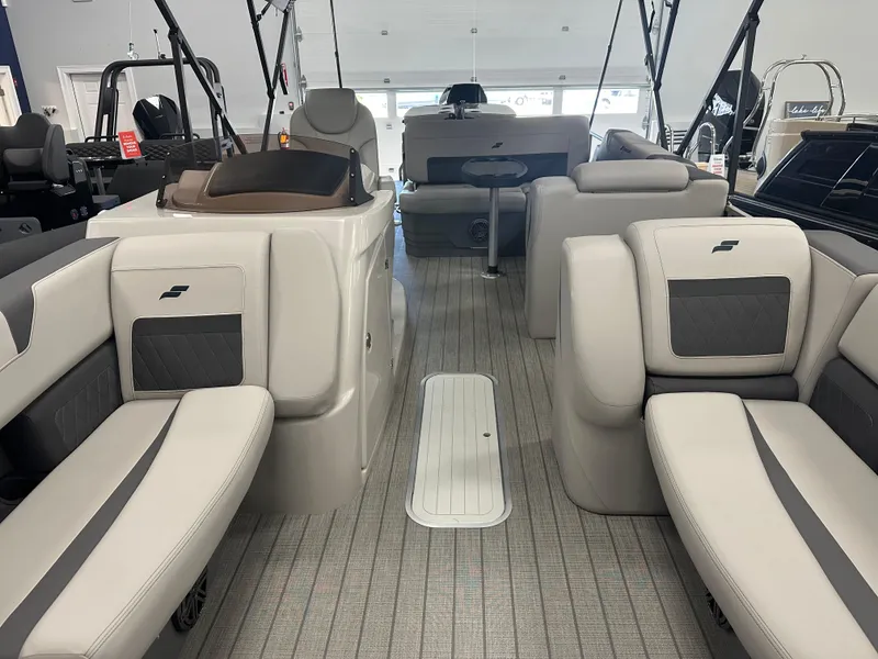 Slide: The Image of Starcraft CX 25 DL Bar - Tritoon 2024 - 18