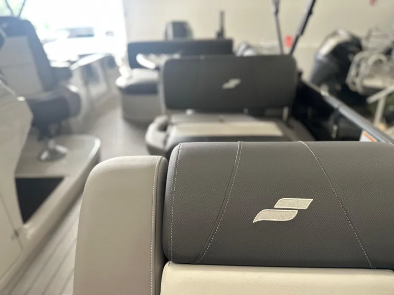 Slide: The Image of Starcraft MX 25 Q - Tritoon 2023 - 16