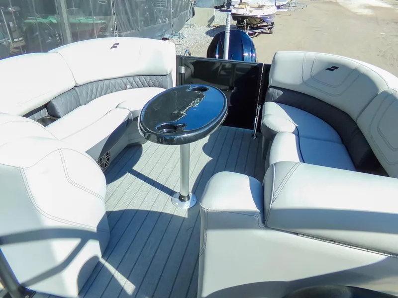 Slide: The Image of Starcraft SLS 5 R - Tritoon w/ Tower 2023 - 11