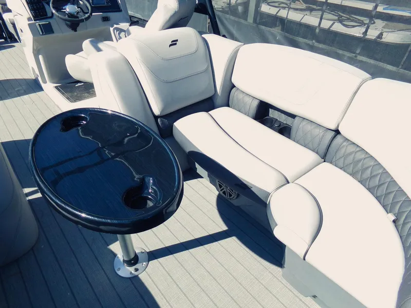 Slide: The Image of Starcraft SLS 5 R - Tritoon w/ Tower 2023 - 12