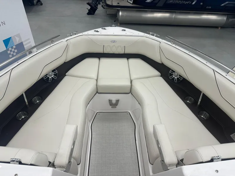 Slide: The Image of Regal LS4 Surf 2024 - 22