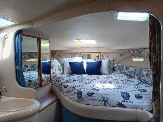 Slide: The Image of Sea Ray Sundancer 330 1996 - 5