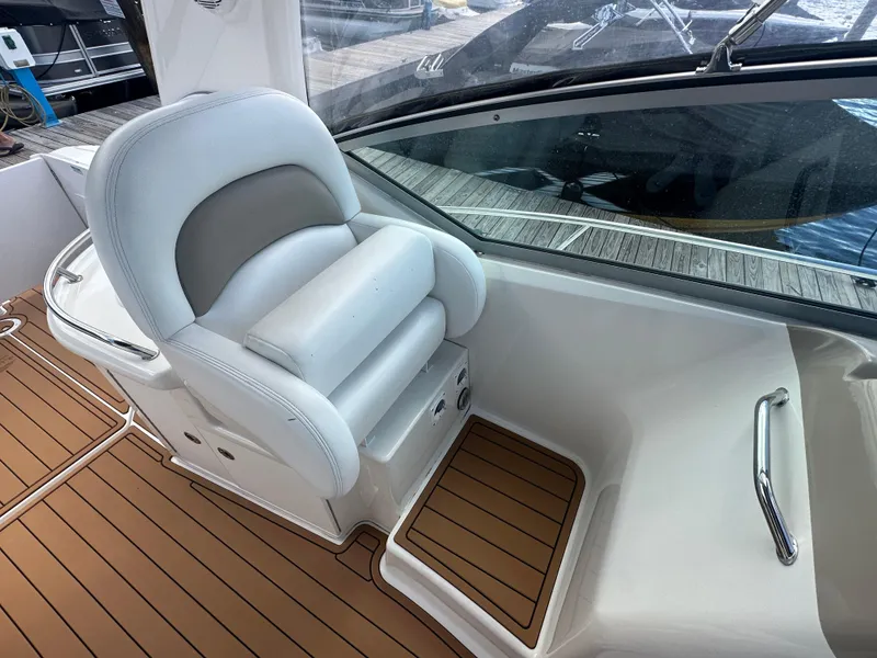 Slide: The Image of Sea Ray 340 Sundancer 2005 - 14