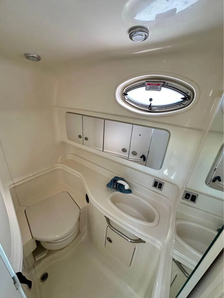 Slide: The Image of Sea Ray 340 Sundancer 2005 - 21