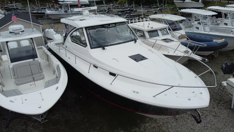 Slide: The Image of Pursuit OS 355 Offshore 2024 - 9