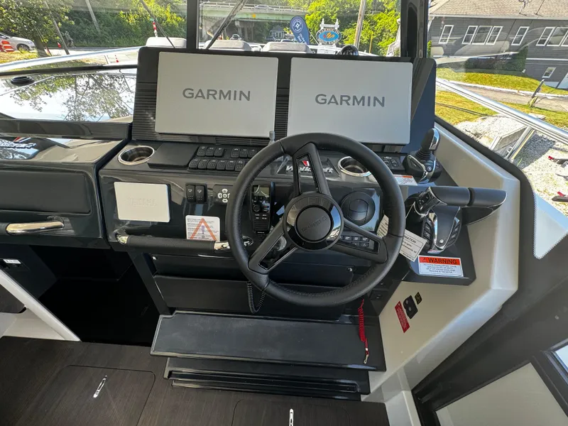 Slide: The Image of Wellcraft 38 Explorer 2024 - 14