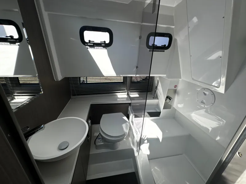 Slide: The Image of Wellcraft 38 Explorer 2024 - 18