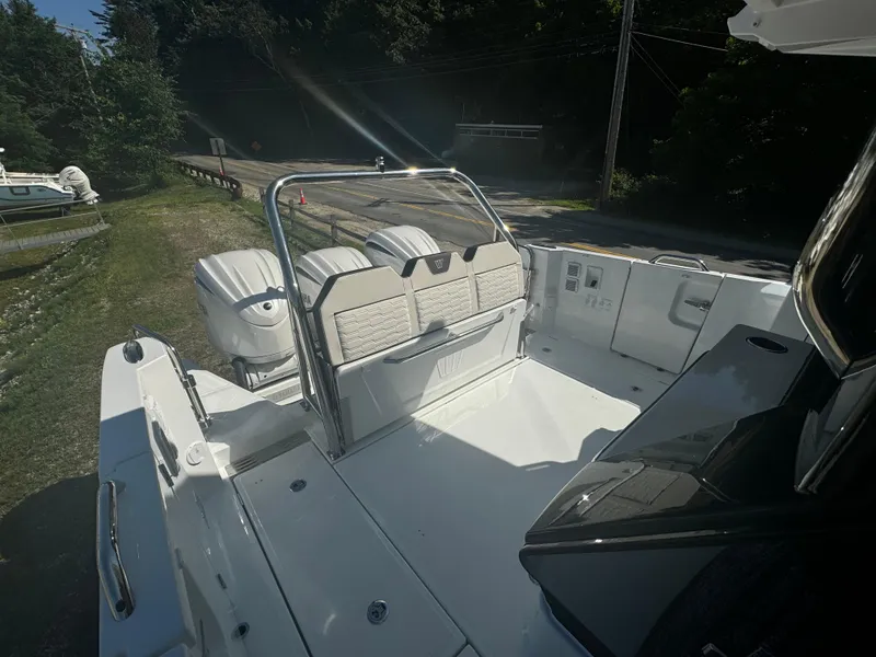 Slide: The Image of Wellcraft 38 Explorer 2024 - 8