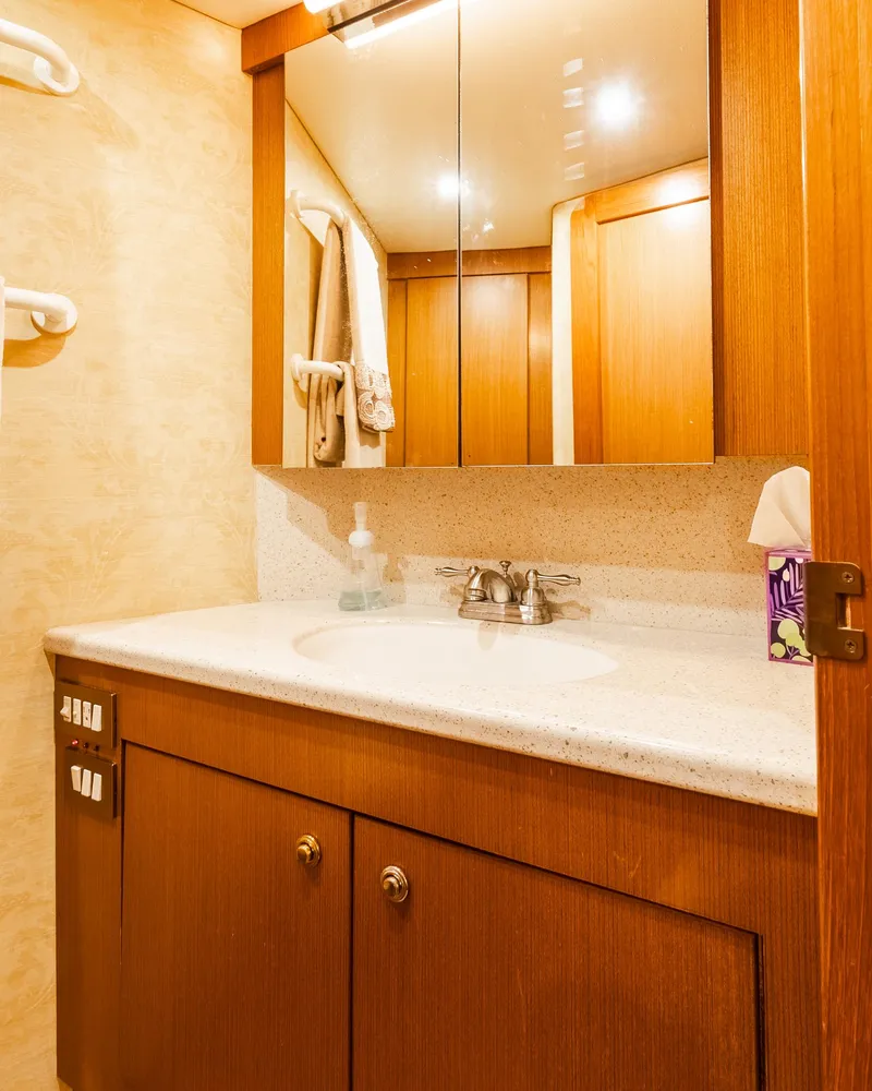 Slide: The Image of Ocean Yachts 46 Super Sport 2006 - 17