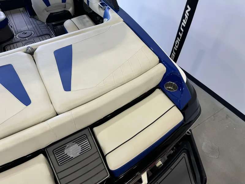 Slide: The Image of Malibu Wakesetter 20 VTX 2016 - 13