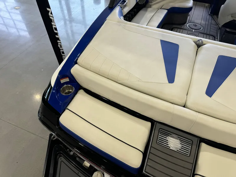 Slide: The Image of Malibu Wakesetter 20 VTX 2016 - 14