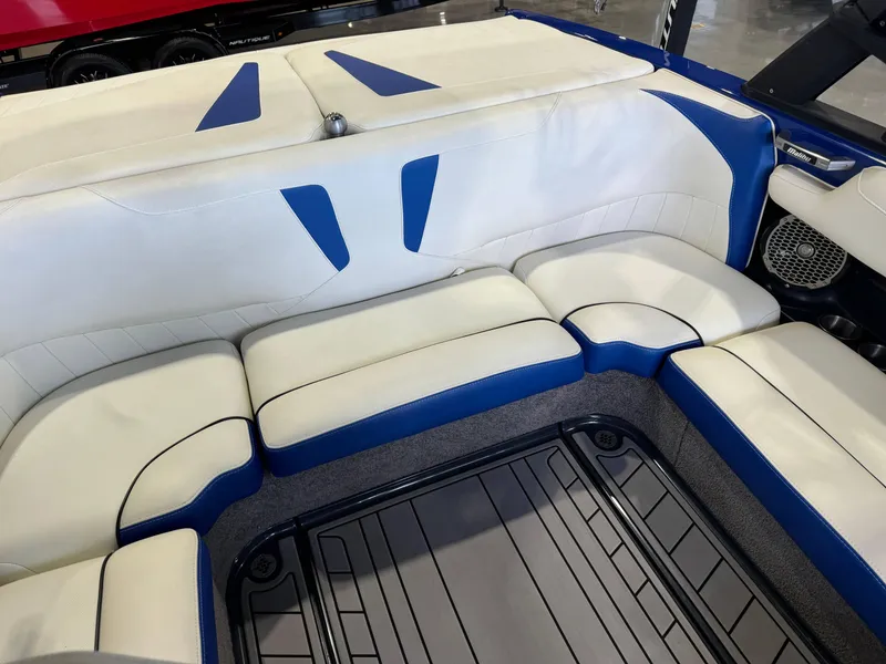 Slide: The Image of Malibu Wakesetter 20 VTX 2016 - 18