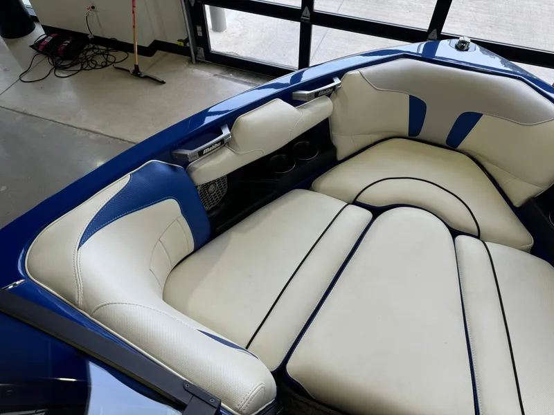 Slide: The Image of Malibu Wakesetter 20 VTX 2016 - 21