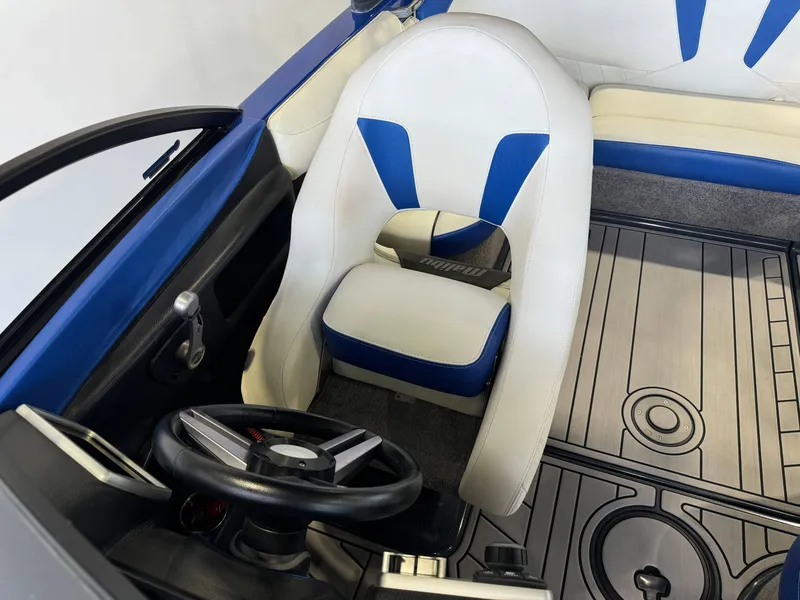 Slide: The Image of Malibu Wakesetter 20 VTX 2016 - 23