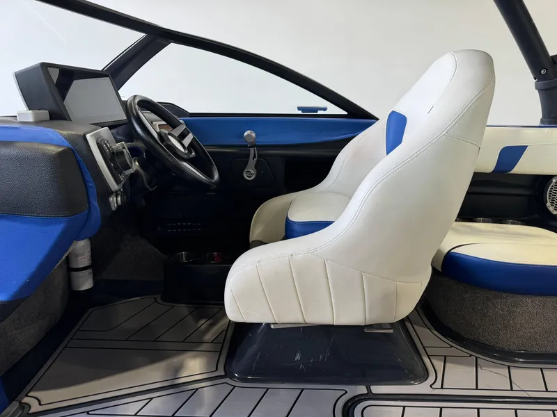 Slide: The Image of Malibu Wakesetter 20 VTX 2016 - 24