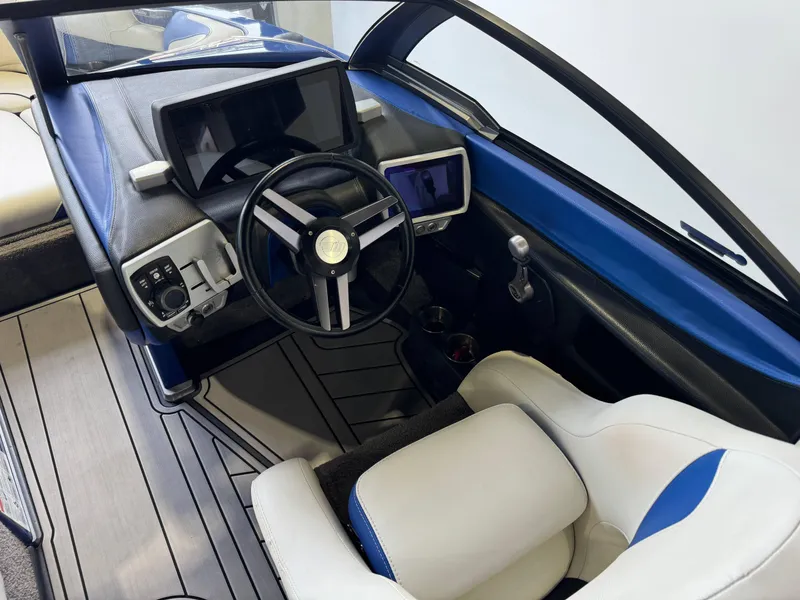 Slide: The Image of Malibu Wakesetter 20 VTX 2016 - 26