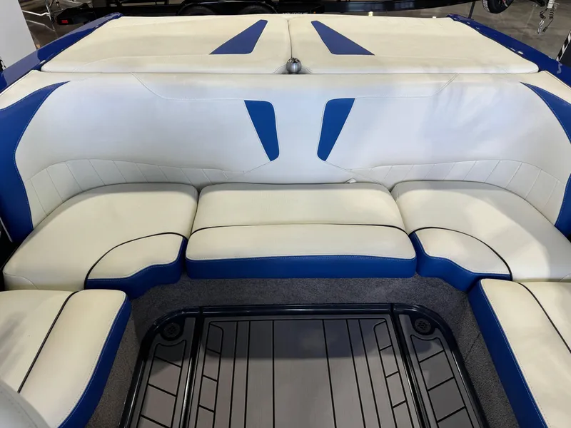 Slide: The Image of Malibu Wakesetter 20 VTX 2016 - 28