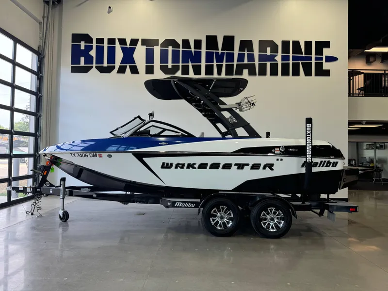 Slide: The Image of Malibu Wakesetter 20 VTX 2016 - 4