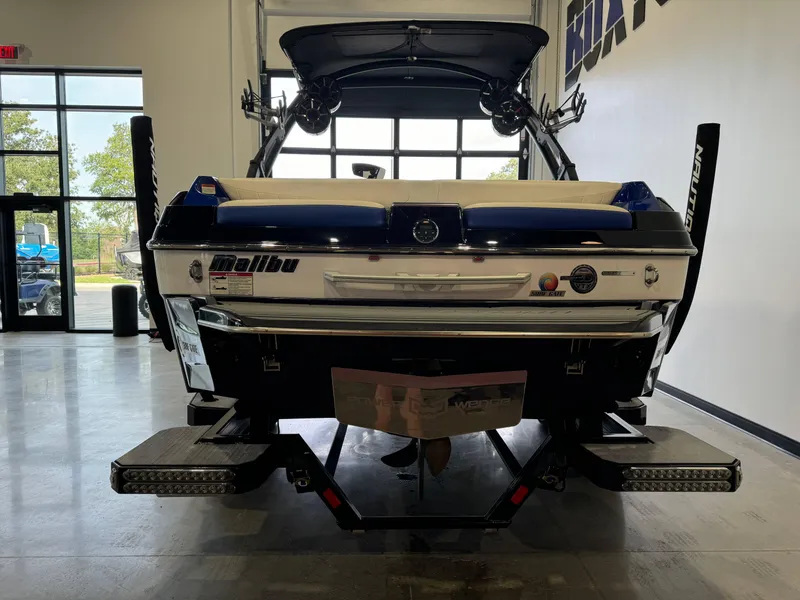 Slide: The Image of Malibu Wakesetter 20 VTX 2016 - 6