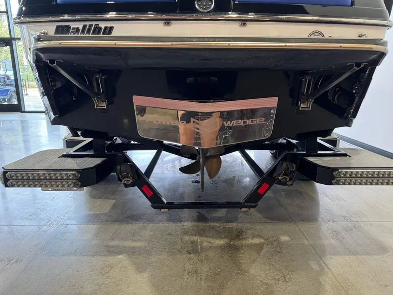 Slide: The Image of Malibu Wakesetter 20 VTX 2016 - 9