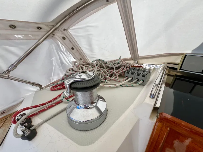 Slide: The Image of Sailing yacht Sabre 402 (1999) winch and rope setup in cockpit. - 31
