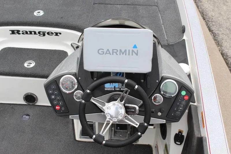 Slide: The Image of 2018 Ranger Z520C boat dashboard with Garmin navigation system. - 18