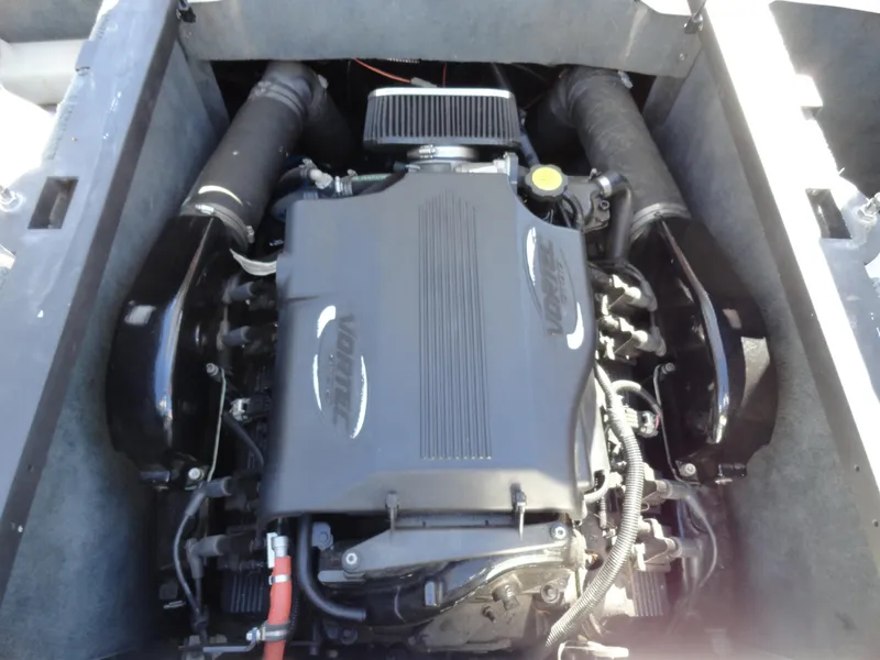 Slide: The Image of 2007 MasterCraft X-Star engine compartment with Indmar engine. - 20
