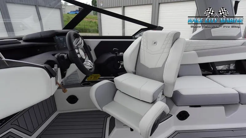 Slide: The Image of Nautique Super Air Nautique G23 - 18