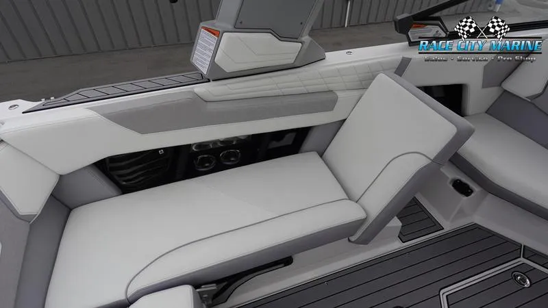 Slide: The Image of Nautique Super Air Nautique G23 - 32