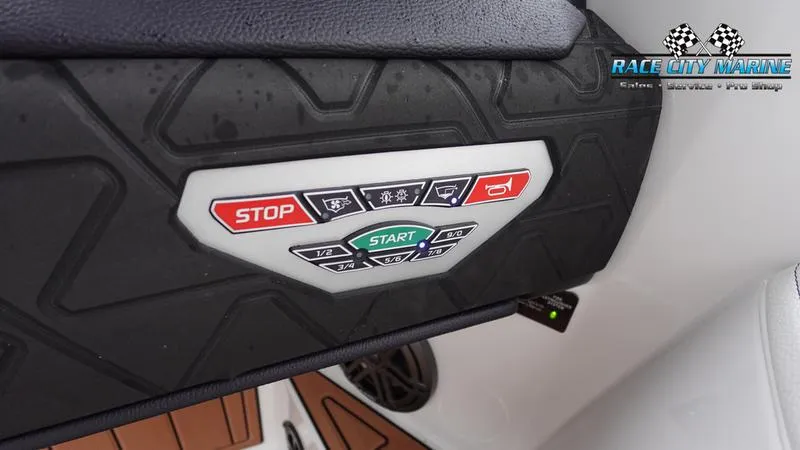 Slide: The Image of Nautique Super Air Nautique GS22 - 17