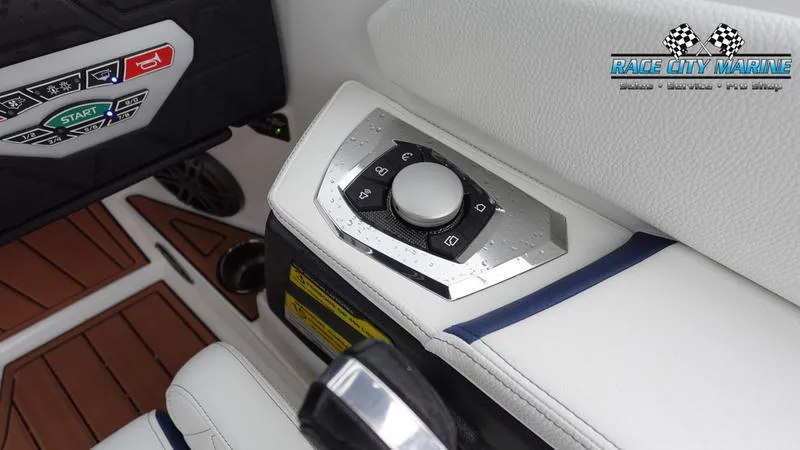 Slide: The Image of Nautique Super Air Nautique GS22 - 18