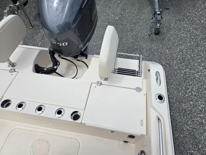 Slide: The Image of 2025 Grady-White 231 CE boat stern with Yamaha 250 outboard motor. - 12