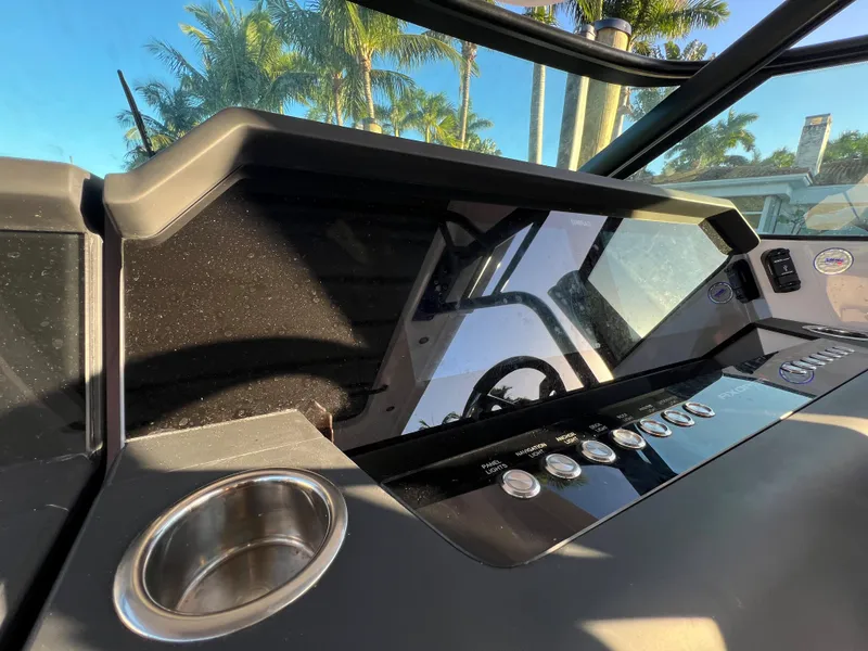 Slide: The Image of Axopar 37 Sun-Top 2023 - 74