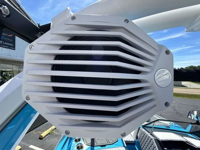 Slide: The Image of Tigé 22RZX 2024 - 13