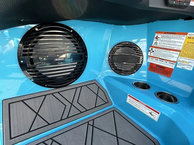 Slide: The Image of Tigé 22RZX 2024 - 14