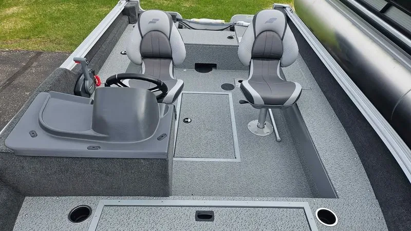 Slide: The Image of Interior of Starcraft Stealth 166 SC boat, model year 2025. - 9