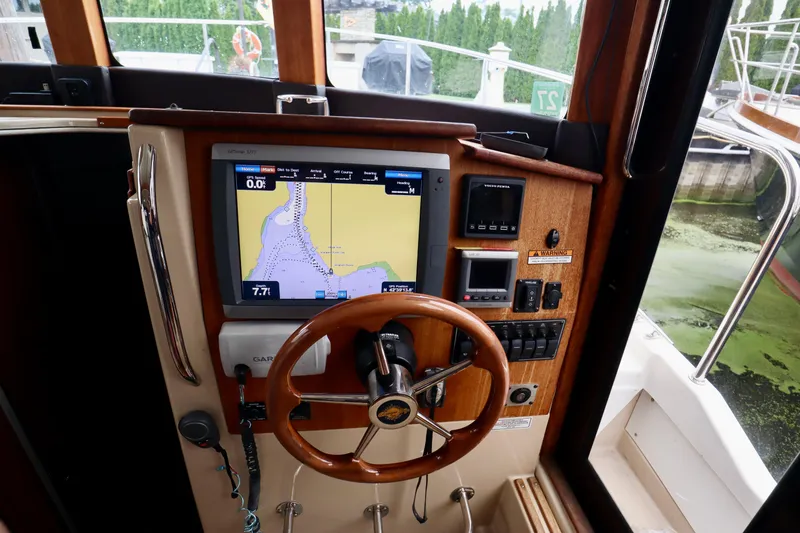 Slide: The Image of Ranger Tug R-31 2013 - 10