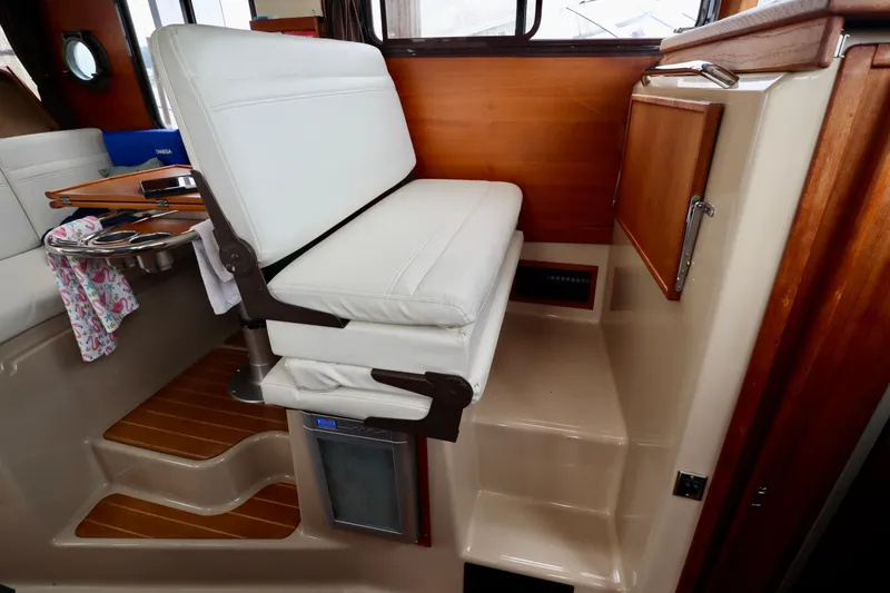 Slide: The Image of Ranger Tug R-31 2013 - 14