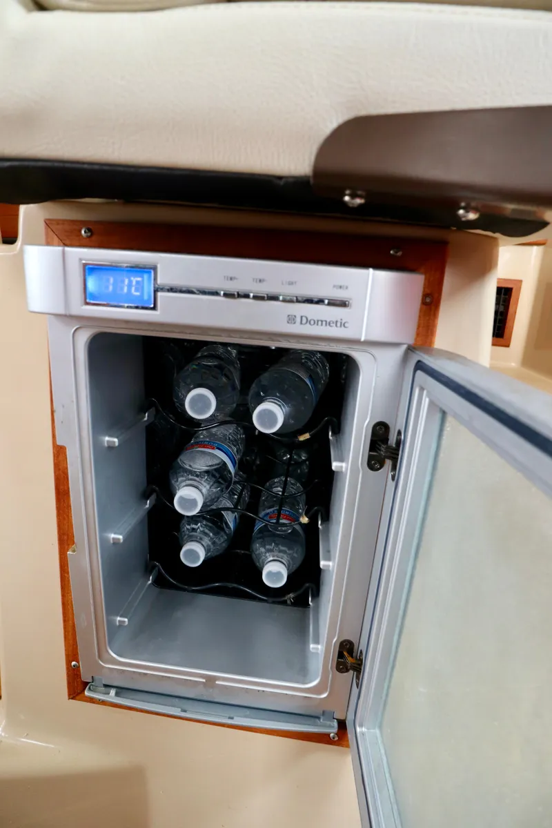 Slide: The Image of Ranger Tug R-31 2013 - 15