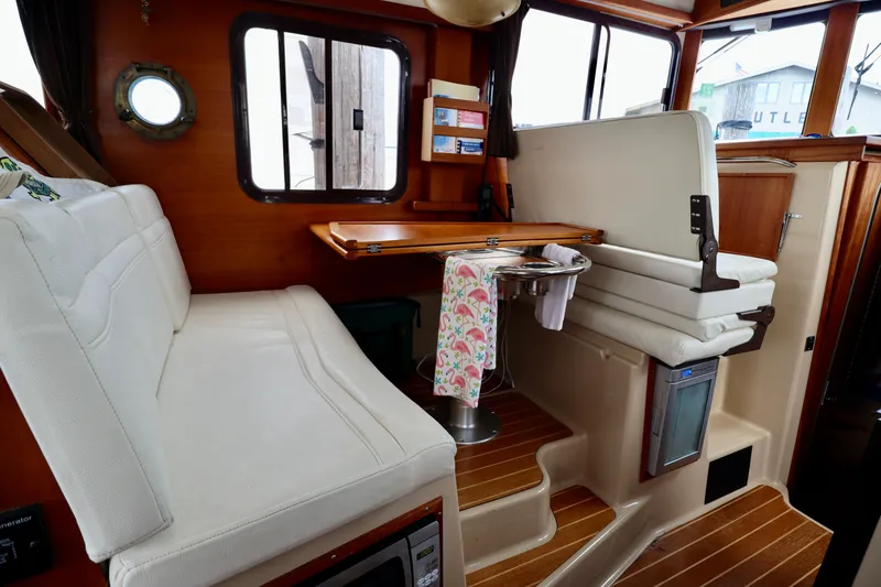 Slide: The Image of Ranger Tug R-31 2013 - 16