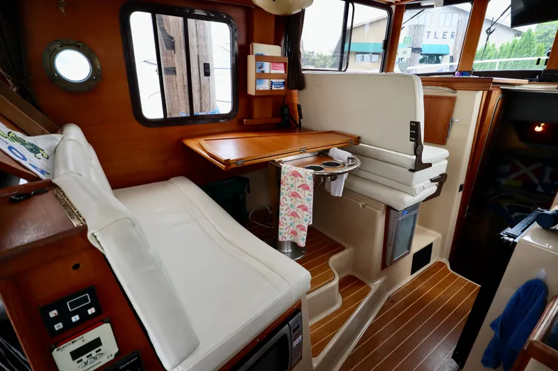 Slide: The Image of Ranger Tug R-31 2013 - 17