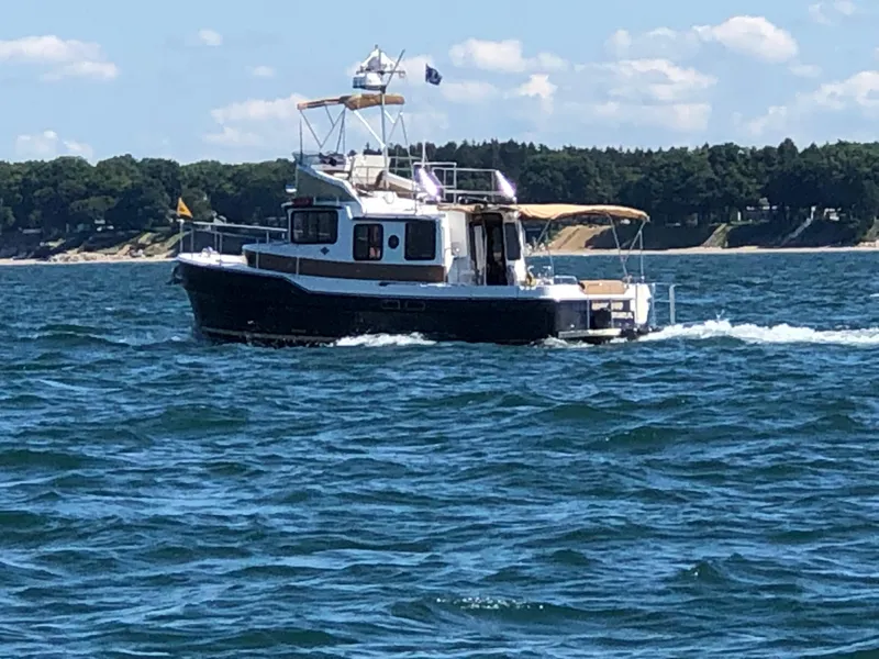 Slide: The Image of Ranger Tug R-31 2013 - 4