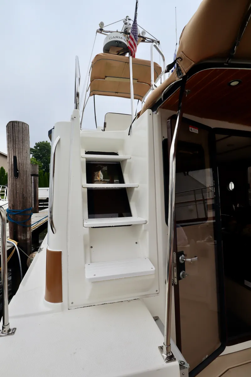 Slide: The Image of Ranger Tug R-31 2013 - 42