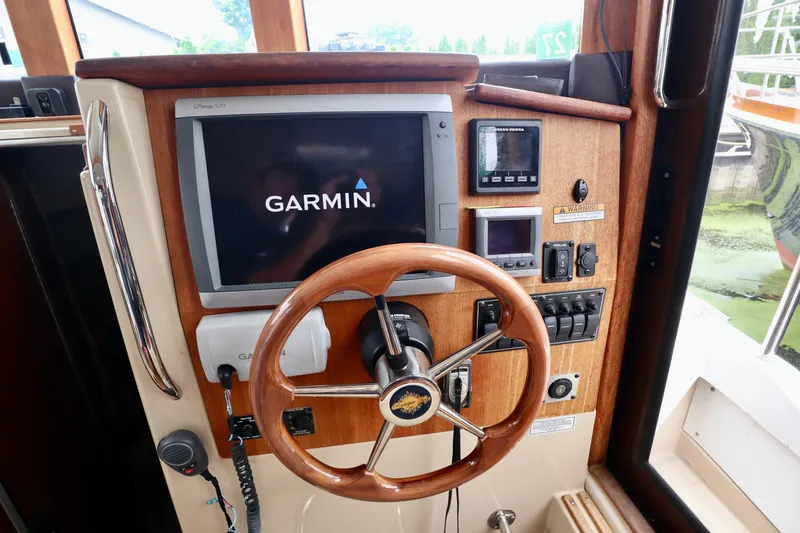 Slide: The Image of Ranger Tug R-31 2013 - 7