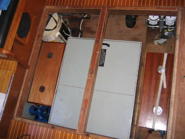 Slide: The Image of Sound shield and equipment space - 17