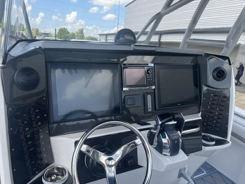 Slide: The Image of Nor-Tech 392 Super Fish 2016 - 9