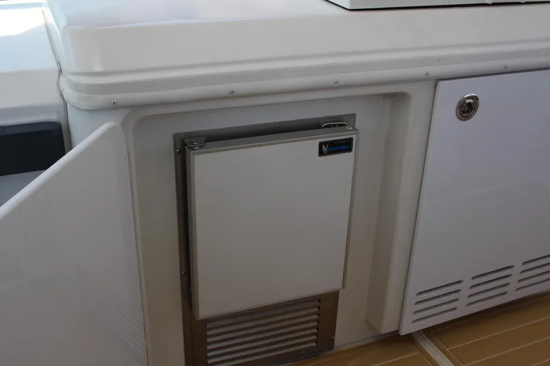 Slide: The Image of Built-in refrigerator on the 2006 Carver 560 Voyager yacht. - 32